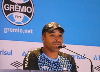 Edinho volta a ser relacionado, mas Erazo será baixa para o Grêmio
