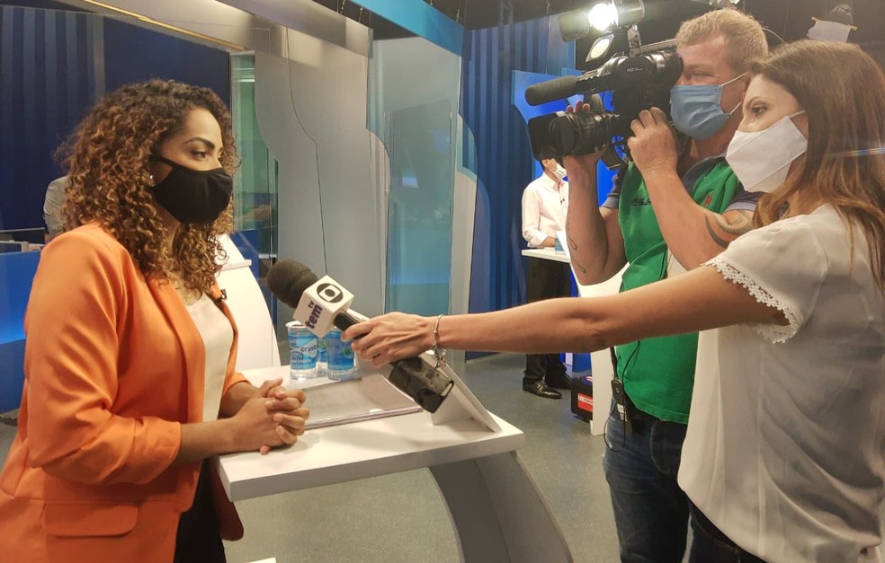 Suéllen Rosim, após o debate de sexta-feira na TV TEM — Foto: Sérgio Pais/G1