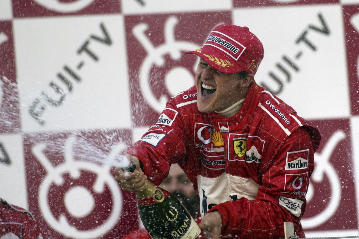 Schumacher foi até hoje o único a subir ao pódio em todas as provas
