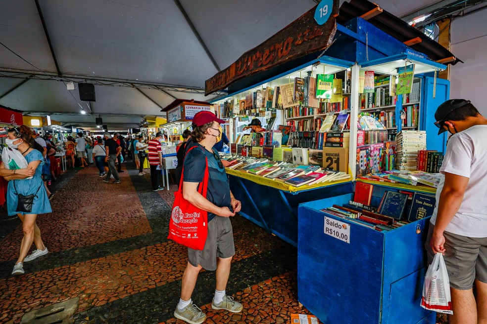 Feira do Livro de Porto Alegre movimentou R$ 3 milhões em 2021 — Foto: Alex Rocha/PMPA