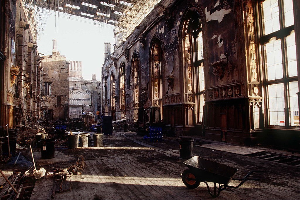 WINDSOR, UNITED KINGDOM - JANUARY 14:  St. George's  Hall In Windsor Castle, After Some Clearance Following The Fire Which Occurred On 20 November 1992  (Photo by Tim Graham Photo Library via Getty Images) (Foto: Tim Graham Photo Library via Get)