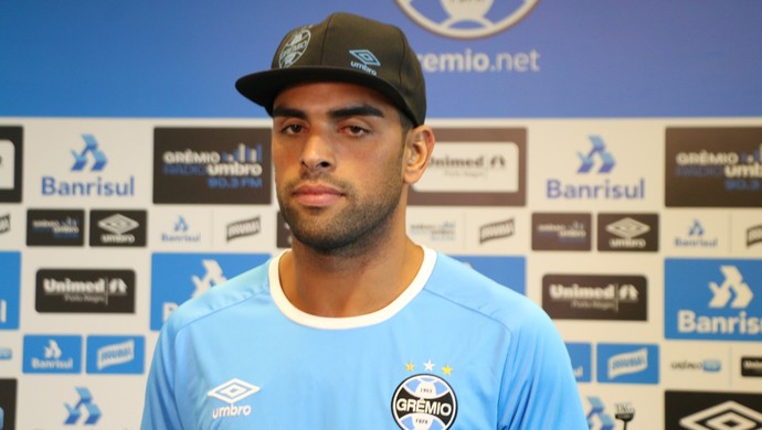 Maicon ganha conselhos de Dinho e usa espírito vencedor como exemplo
