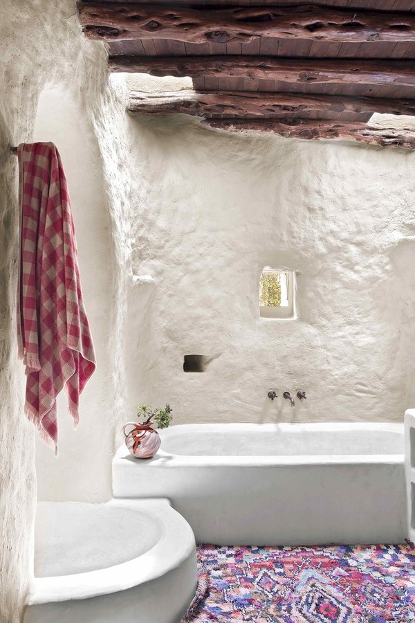 Banheiros rústicos: 6 projetos que apostam no estilo com elementos simples (Foto: Reprodução)