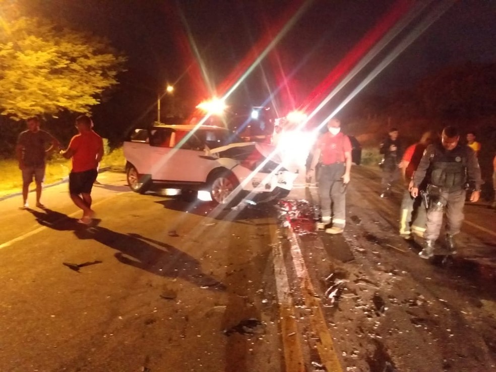 Acidente aconteceu na noite de sexta (8) na Zona Norte de Natal.  &mdash; Foto: PM/Divulga&ccedil;&atilde;o