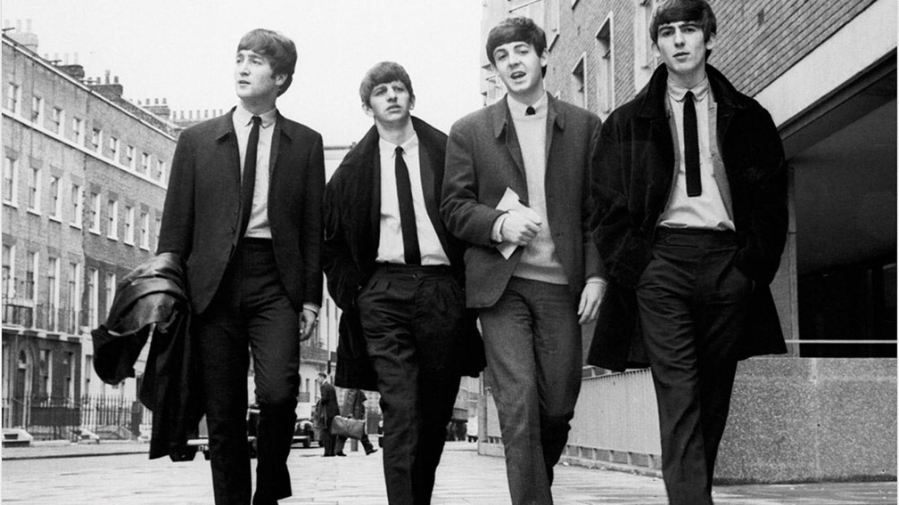 Lennon, Ringo, Paul e George, dos Beatles, posam nos anos 60 — Foto: Divulgação