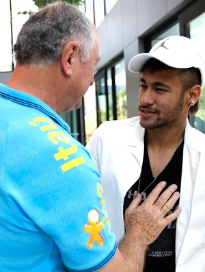 Elano acredita que Felipão e Parreira aliviam pressão em Neymar na Copa