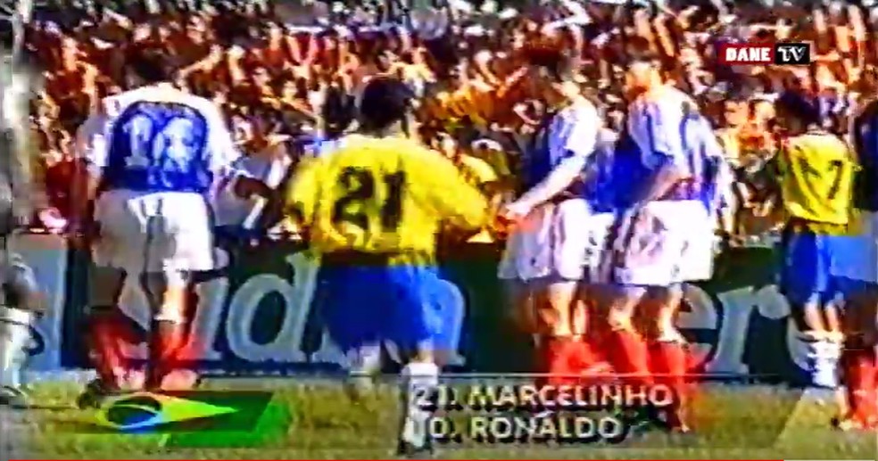 Imagem de Marcelinho Carioca na seleção brasileira — Foto: Reprodução do Youtube
