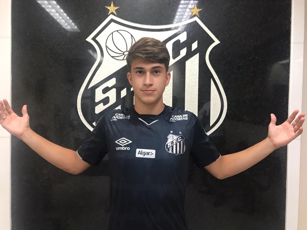 Santos renova contrato com atacante Gabriel Pirani, destaque da base que  chamou atenção de Sampaoli | santos | ge