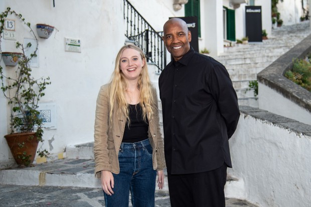 Dakota Fanning e Denzel Washington se reúnem em première de filme após anos Quem QUEM News