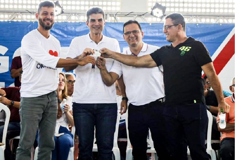 Prefeito William Fonseca, governador Helder Barbalho e deputado federal Junior Ferrari em Oriximiná — Foto: Agência Pará/Divulgação