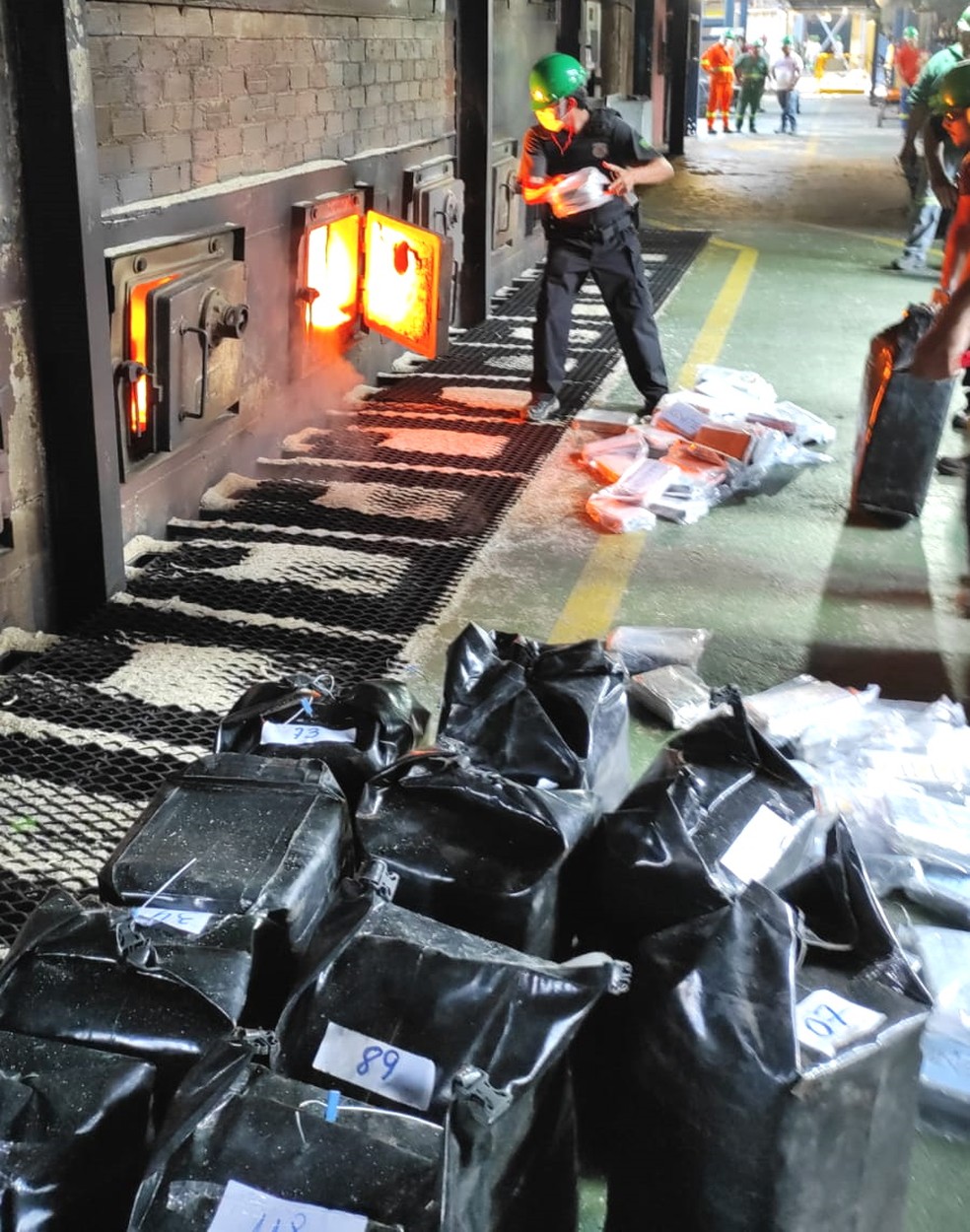 Pol&iacute;cia Federal incinera mais de 7 toneladas de drogas no RN &mdash; Foto: Cedida