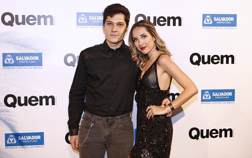 Danilo Saraiva, editor-chefe de QUEM, e Giulianna Campos, editora-assistente