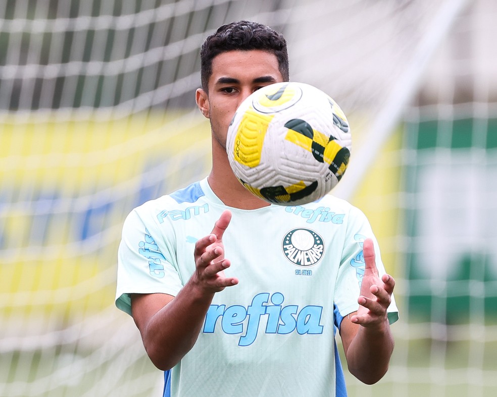 David Kauã durante treino do Palmeiras sub-20 — Foto: Fabio Menotti