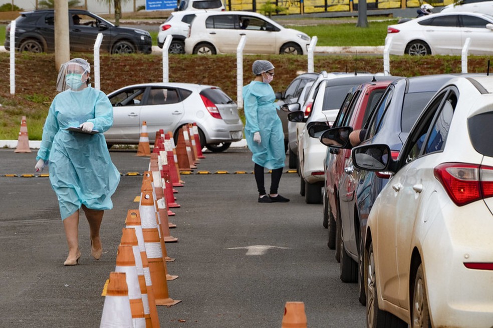 Teste 'drive-thru' para coronavírus em Águas Claras, no Distrito Federal. — Foto: Leopoldo Silva/Agência Senado