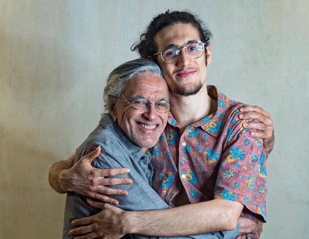 Caetano Veloso celebra aniversário de filho Tom: 