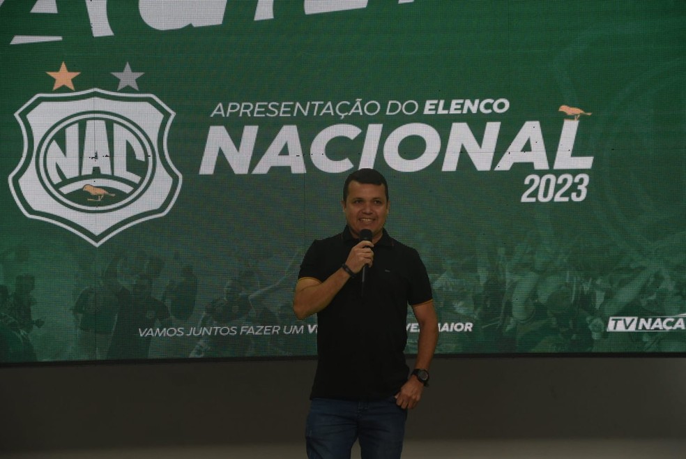 Lamar Lima durante apresenta��o do Nacional de Patos na temporada 2023 � Foto: Joab Medeiros / Nacional de Patos