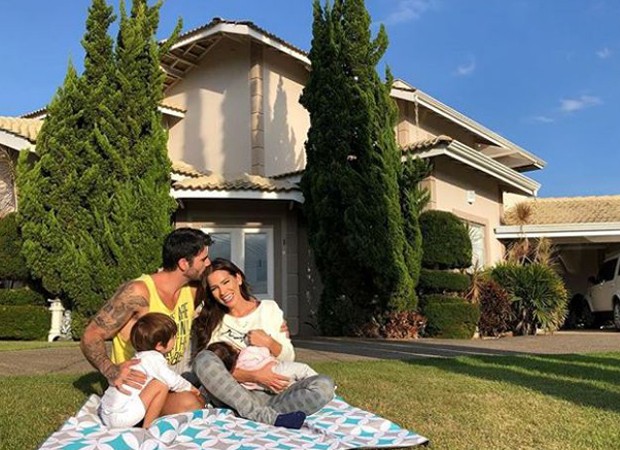 Adriana Sant'Anna com Rodrigão e os filhos (Foto: Reprodução/Instagram)