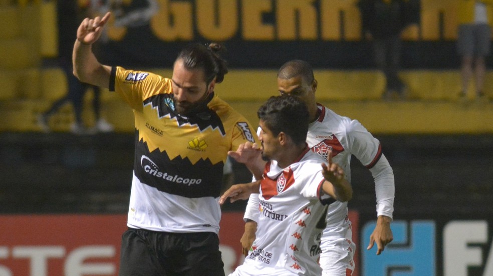 Léo Gamalho atuou pelo Criciúma na Série B de 2019 — Foto: LUCAS COLOMBO/AGIF/ESTADÃO CONTEÚDO