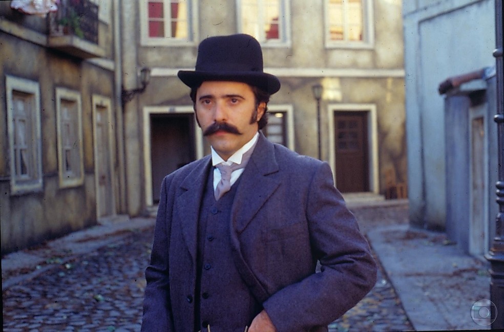 Tony deu vida a Jorge Carvalho em 'O Primo Basílio', em 1988 — Foto: Acervo Globo