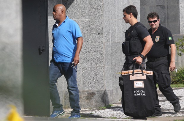 André Negão na Polícia Federal (Foto: Pedro Kirilos / Ag. O Globo)