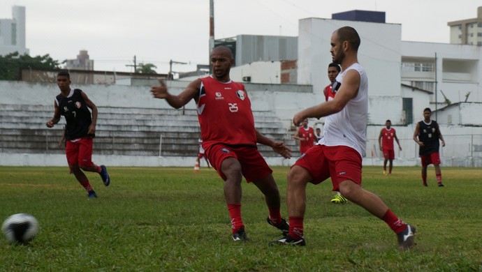 Santa Cruz de Natal treino (Foto: Augusto Gomes/GloboEsporte.com)