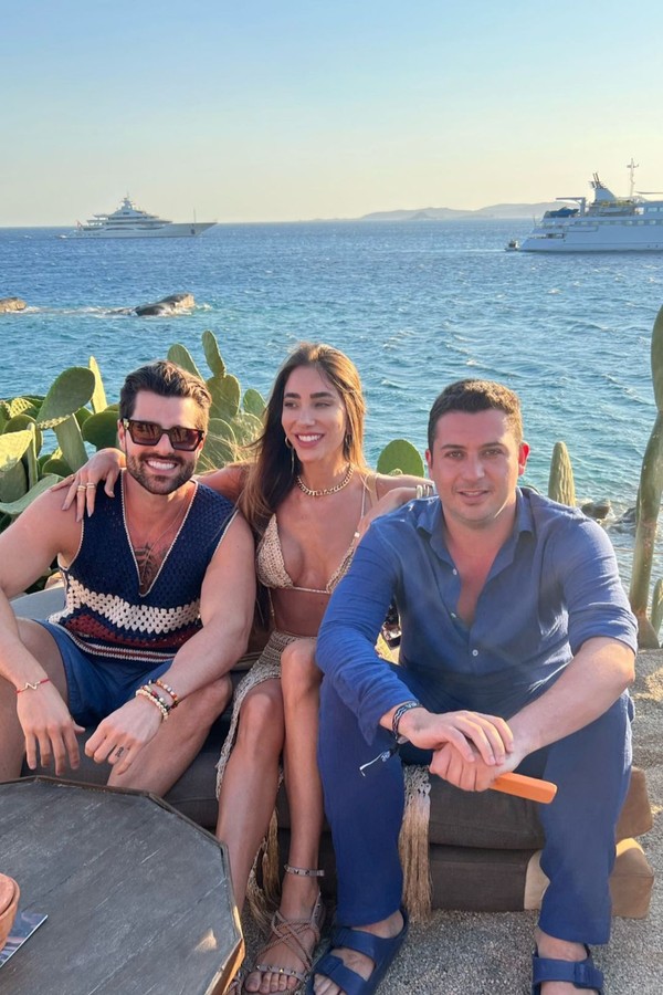 Romana Novais e Alok estão em Mykonos com amigos (Foto: Reprodução/ Instagram)