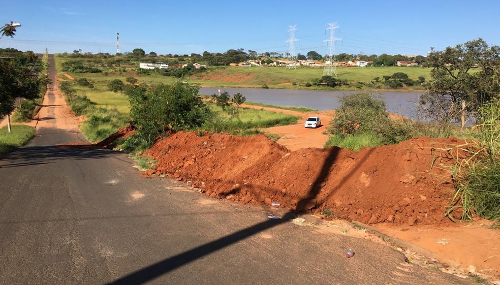Prefeitura fecha acesso a lagoa de Bauru para conter aglomerações — Foto: Prefeitura de Bauru/Divulgação