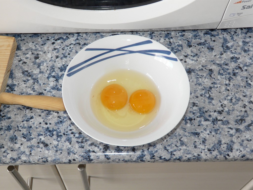 Separar o ovo e comer somente a clara é opção para reduzir consumo de colesterol (Foto: Creative Commons)