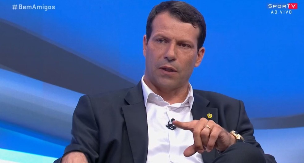 Gaciba explica demora no VAR e crê em evolução: "A gente começa a dominar a  ferramenta" | bem amigos | Sportv