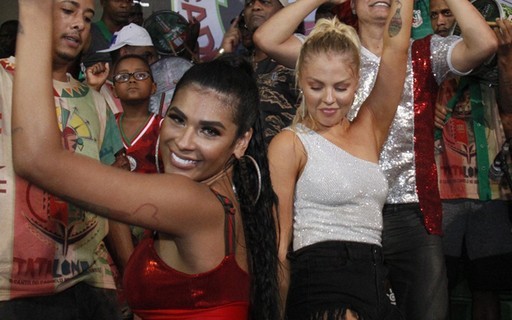 Pocah e Luisa Sonza caem no samba com famosos em ensaio da Grande Rio; vídeos