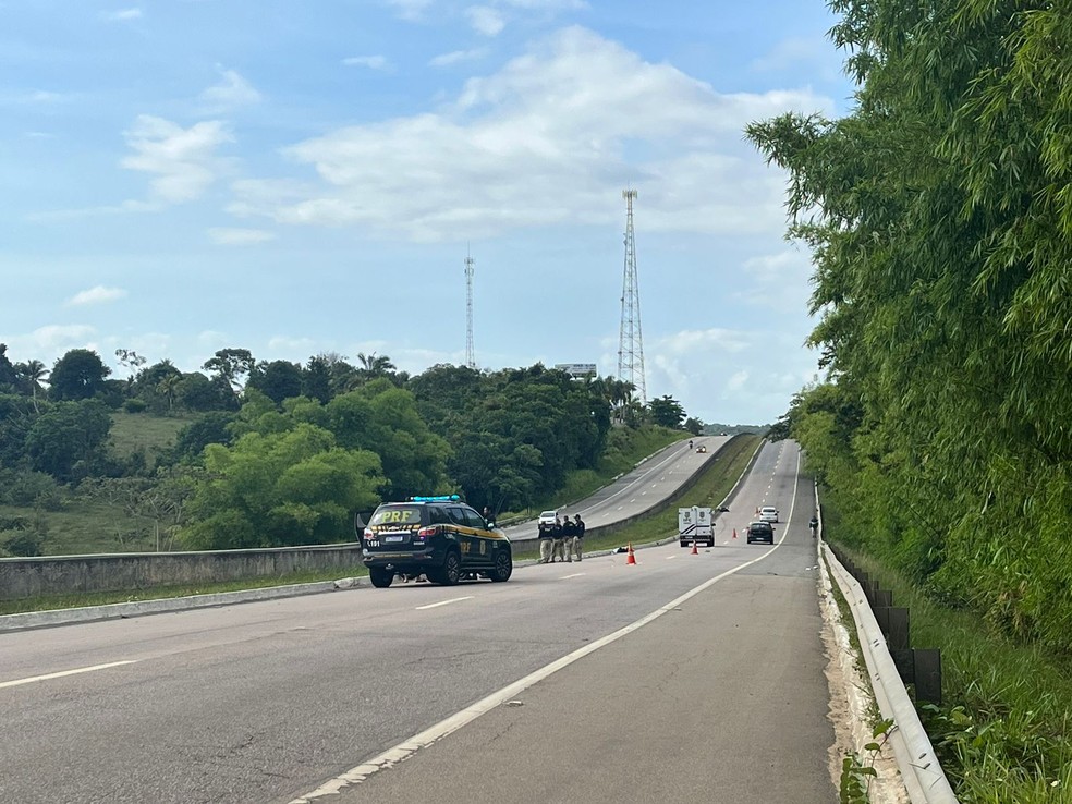 Acidente que matou empresário aconteceu na BR-101, no Litoral Sul, próximo ao posto da PRF de Alhandra — Foto: Divulgação/PRF