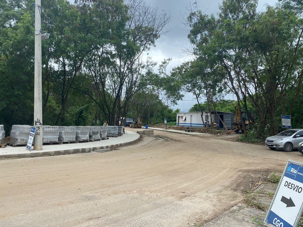 Obra de construção da rua de acesso ao CT do Fluminense — Foto: ge