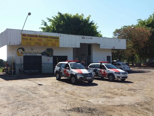 Vítima de 33 anos chegou a ser socorrida, mas morreu no hospital (Foto: Cláudio Nascimento/TV TEM)