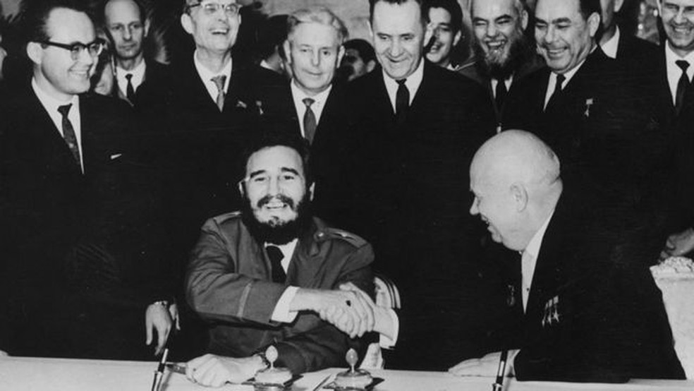 Cuba e a URSS rapidamente se aliaram sob a mesma ideologia no início dos anos 1960 — Foto: GETTY IMAGES/via BBC