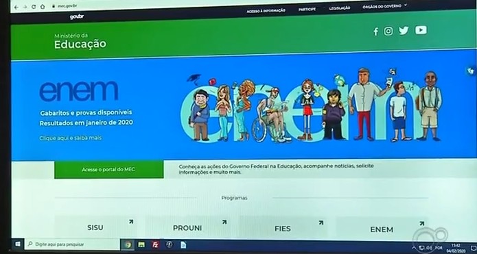Instituição de ensino que não entregou diploma aos alunos é descredenciada pelo MEC — Foto: Reprodução/TV TEM