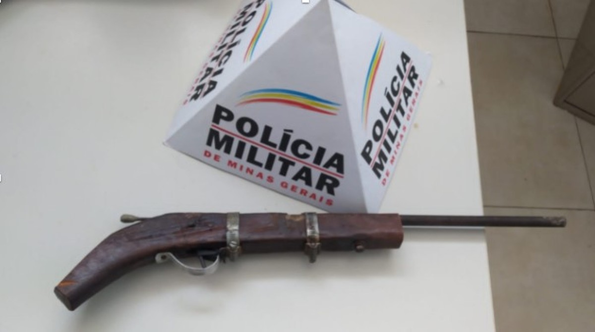 Menor é detido com espingarda e confessa que pretendia cometer homicídio, diz PM