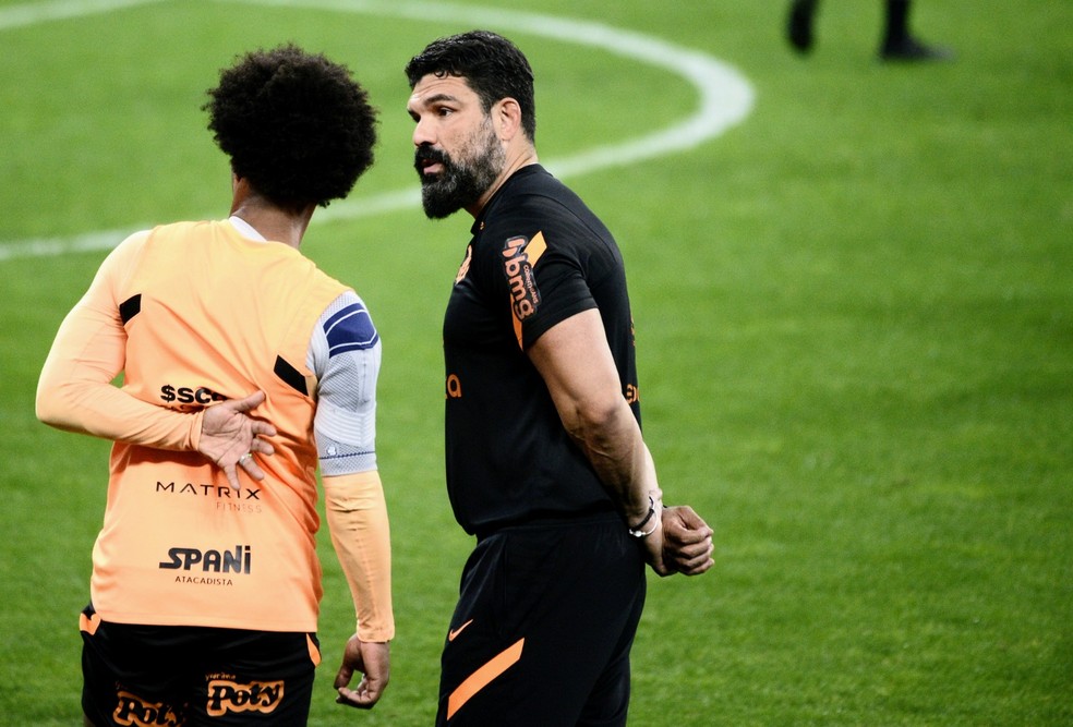 Escalação: Willian deve ser poupado, enquanto Adson e Gustavo Mosquito estão recuperados e prontos pra jogo