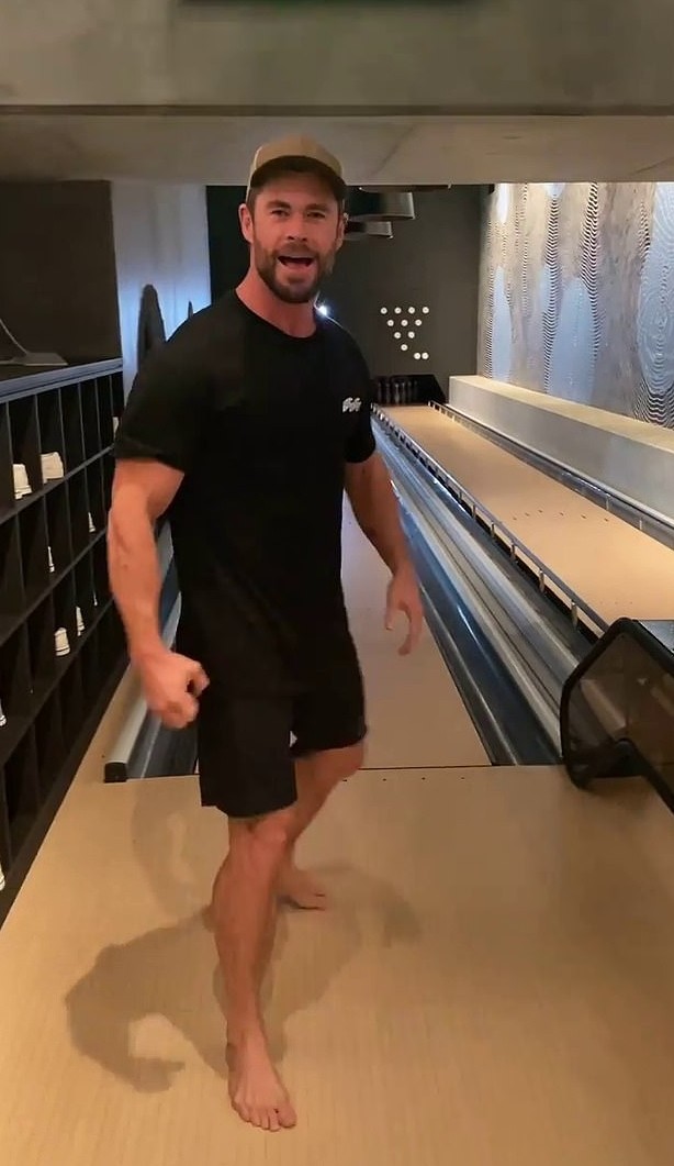 Chris Hemsworth mostra pista de boliche de mais de R$ 600 mil em mansão de R$ 167 milhões (Foto: Reprodução/Instagram)