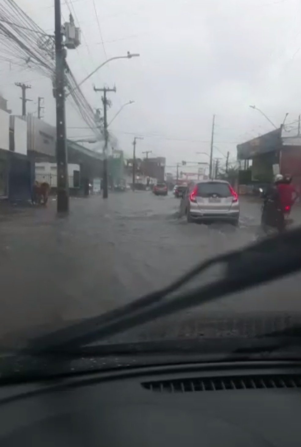 Estrada dos Remédios, na Zona Oeste do Recife — Foto: Reprodução/WhatsApp