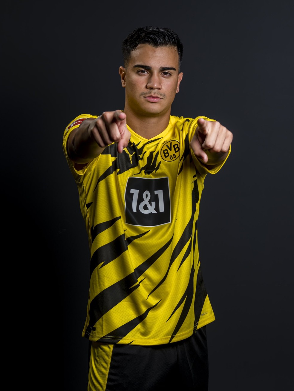 Reinier com a camisa do Borussia Dortmund — Foto: Reprodução de Twitter