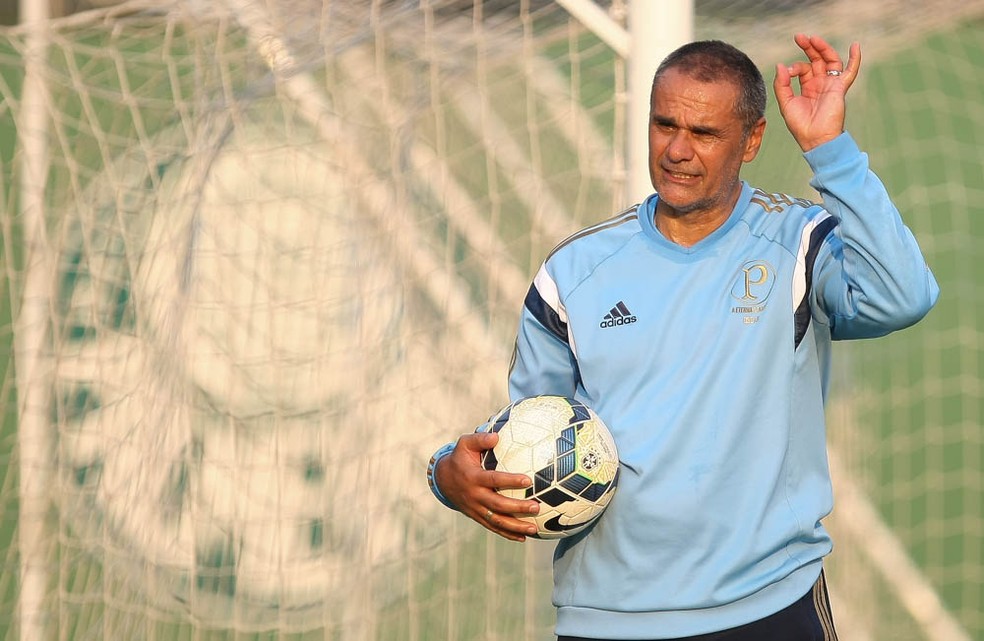 Demitido pelo Palmeiras, preparador de goleiros irá trabalhar com Carille nos Emirados Árabes