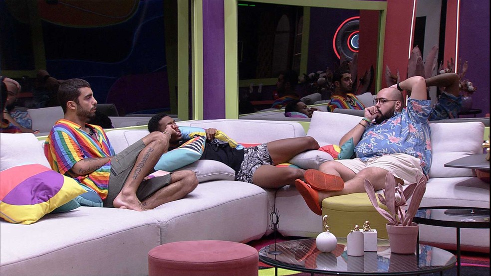 Brother do BBB 22 conta para colegas de confinamento sobre avô no carnaval carioca — Foto: Globo