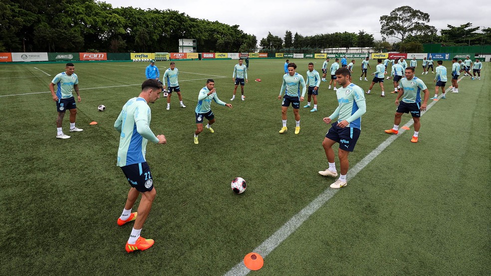 Jogadores do Palmeiras durante treino na Academia de Futebol — Foto: Cesar Greco