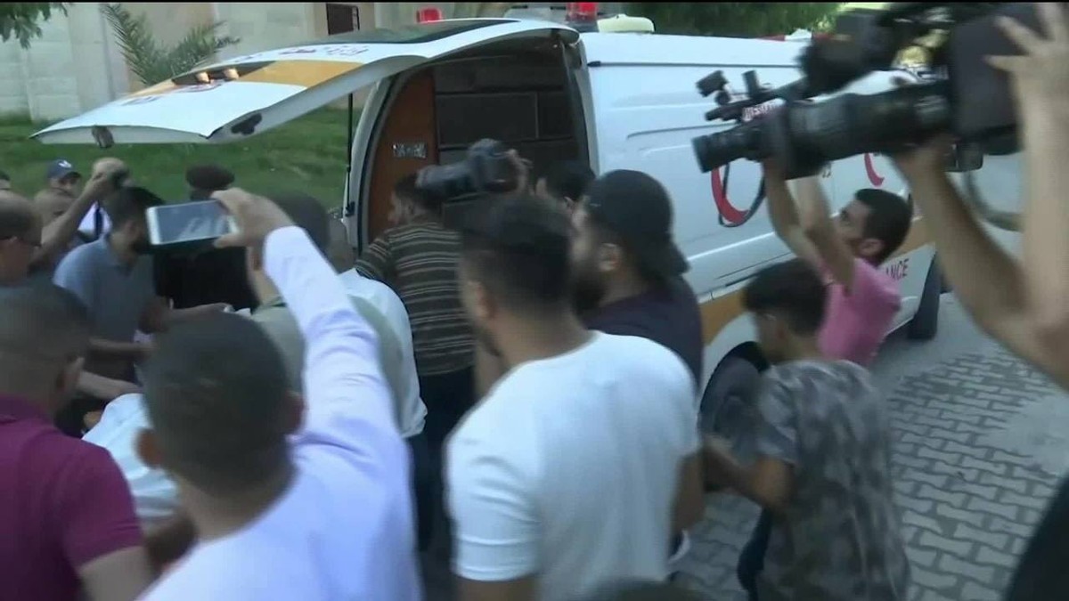 Resultado de imagem para Tropas de Israel matam homem armado perto da cerca de Gaza