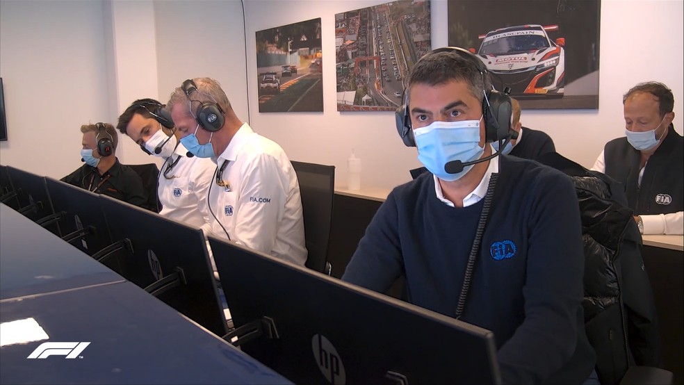 Michael Masi, diretor de provas da FIA, na torre de controle do GP da B�lgica, em Spa-Francorchamps � Foto: Reprodu��o/Twitter