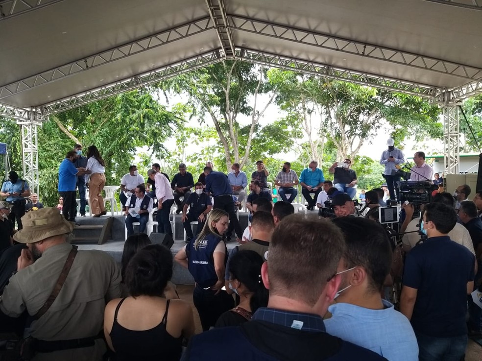 Ordem de serviço foi assinada neste sábado (5) em Xapuri — Foto: Eldérico Silva/Rede Amazônica Acre