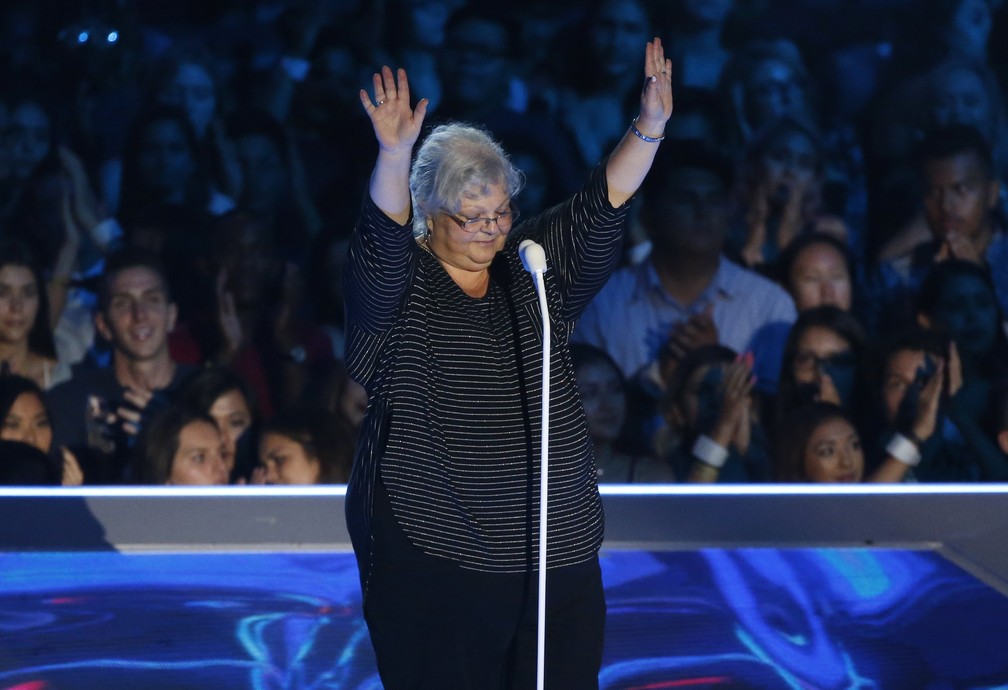Susan Bro, mãe de Heather Hayer, que morreu há duas semanas em um ataque de um simpatizante nazista em Charlotsville (Virginia) (Foto: REUTERS/Mario Anzuoni)