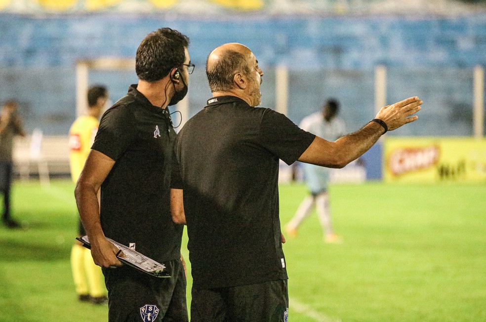 Para Vinícius Eutrópio, o Paysandu precisa saber furar a defesa adversária em Belém para iniciar a construção da vitória — Foto: John Wesley
