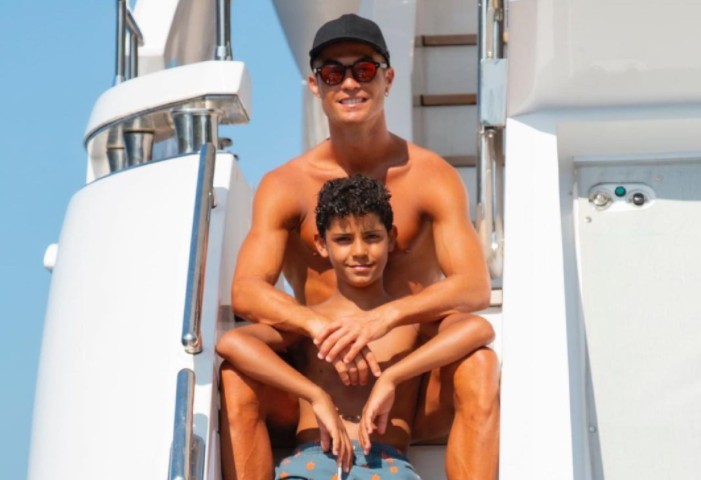 Cristiano Ronaldo e o filho mais velho, Junior (Foto: Reprodução/Instagram)