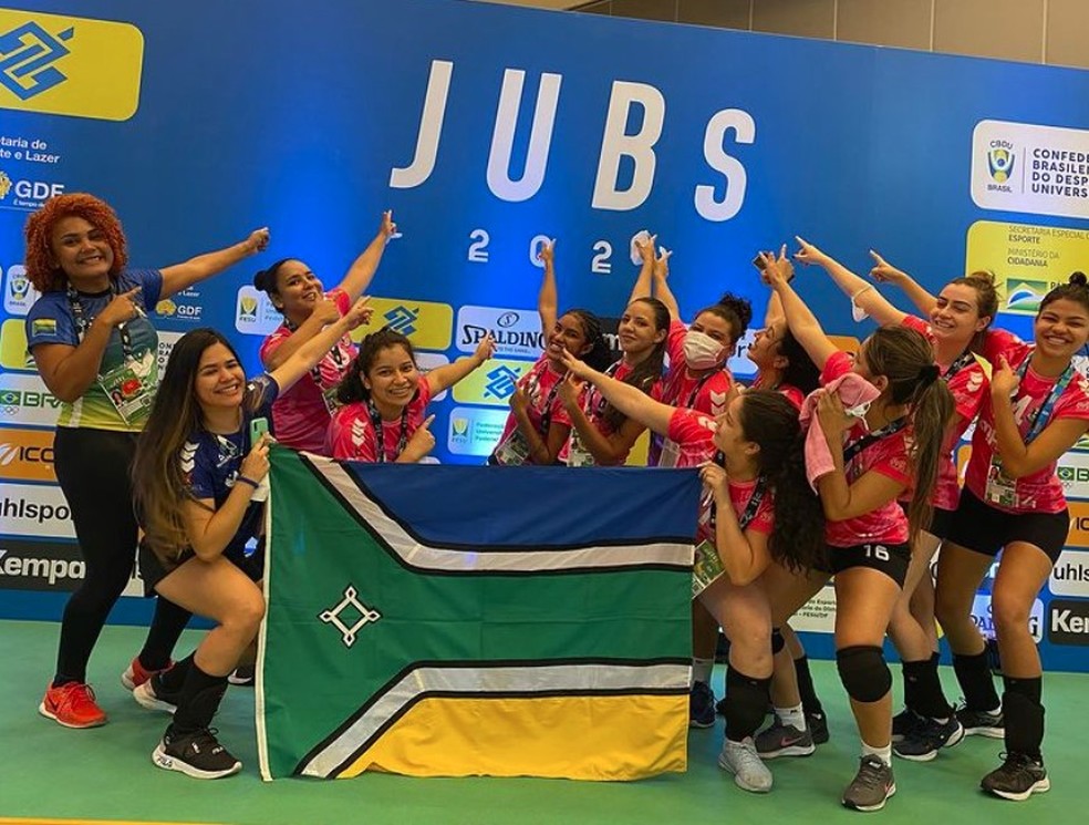Equipe de vôlei feminino da Unifap que ficou com bronze — Foto: Divulgação/FADAP